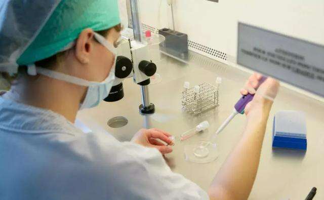 哪些因素导致女性子宫内膜异位症？应该要怎么预防？